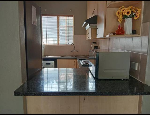 2 BEDROOM APARTMENT FOR SALE IN WILGEHEUWEL